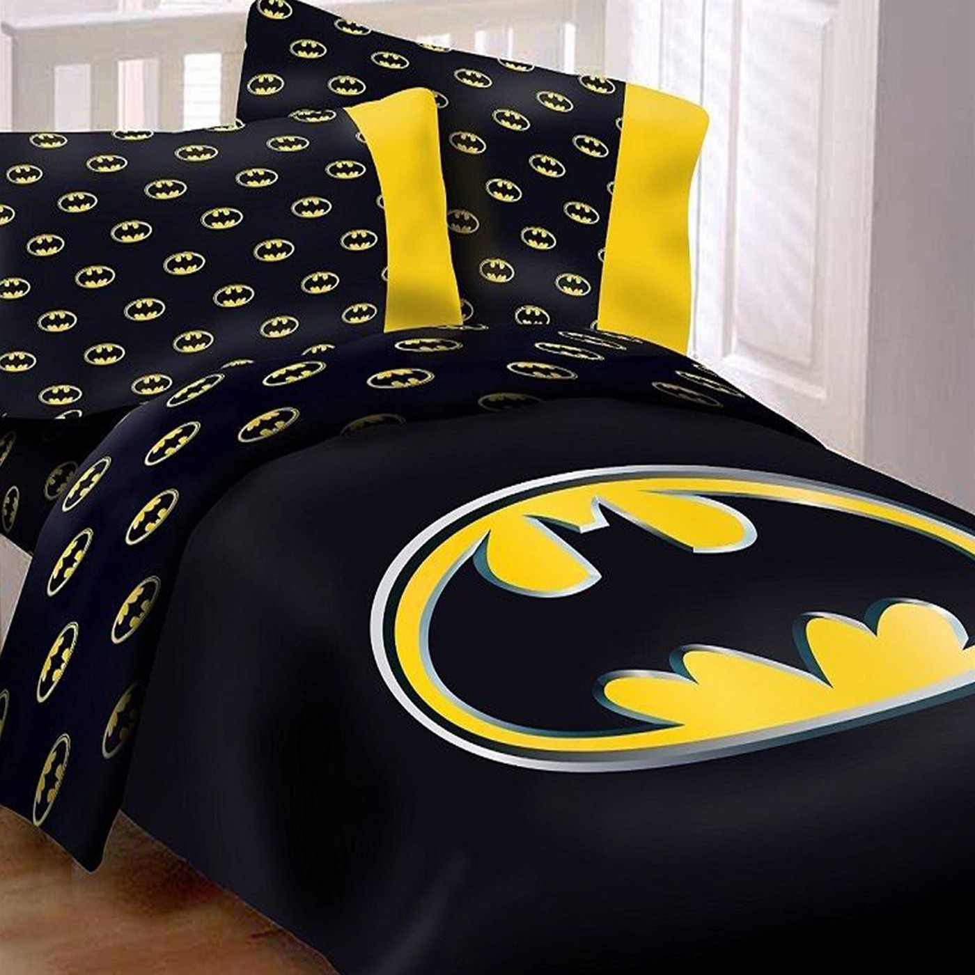 Batman Queen Comforter Set w/ 2 Pillow Cases