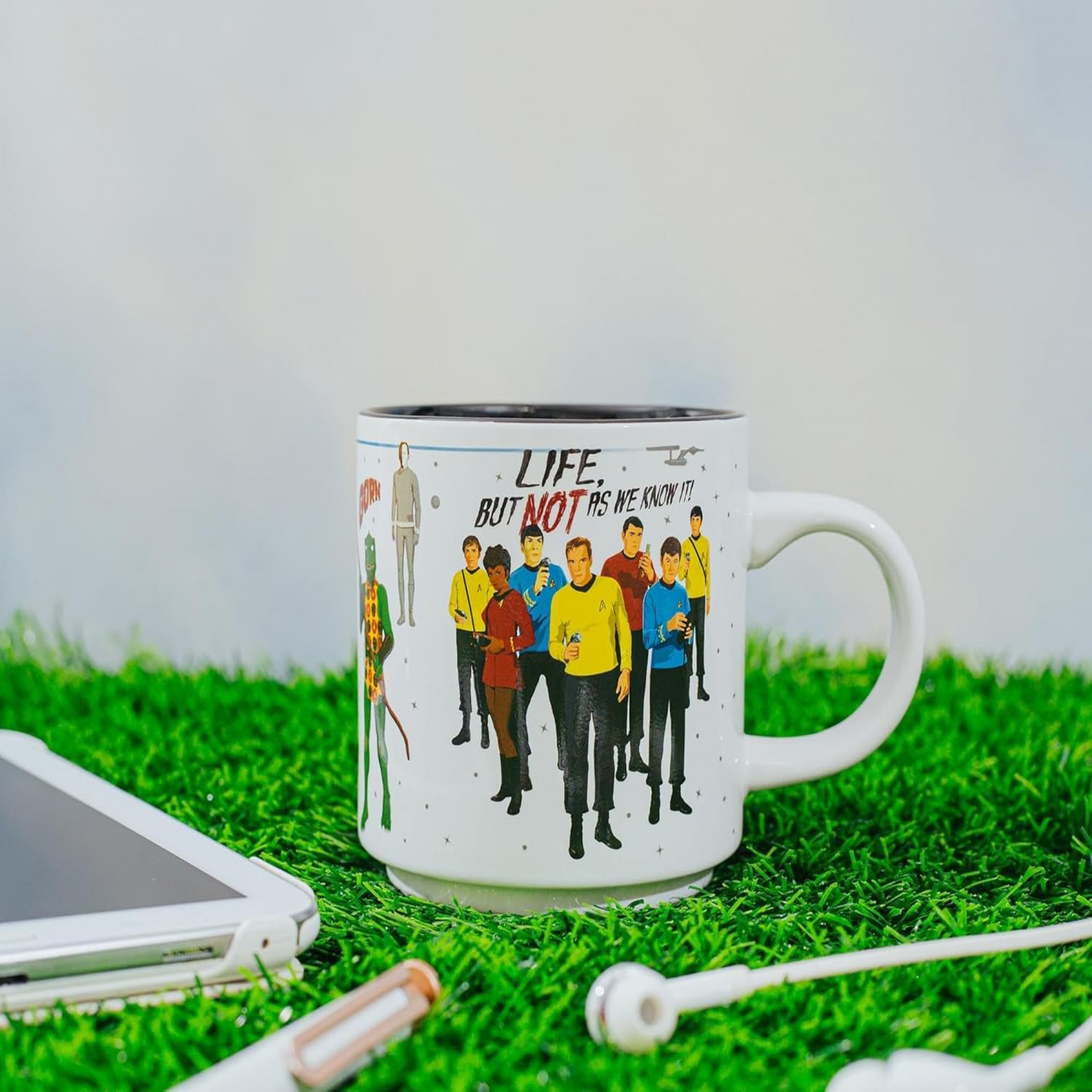 Star Trek Aliens Villains and Crew 20oz Ceramic Camper Mug