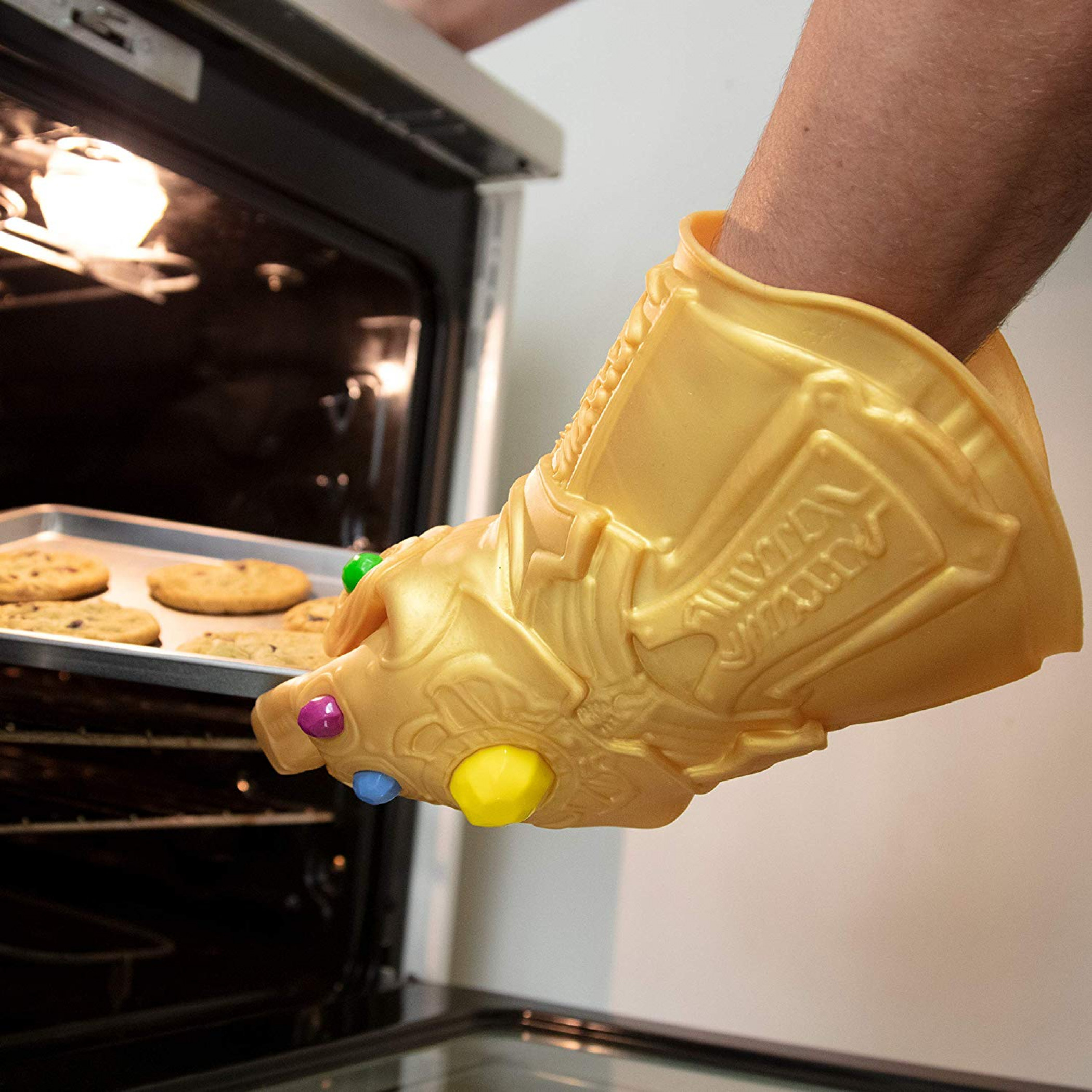 Marvel's Thanos Infinity Gauntlet Replica Silicone Glove Oven Mitt