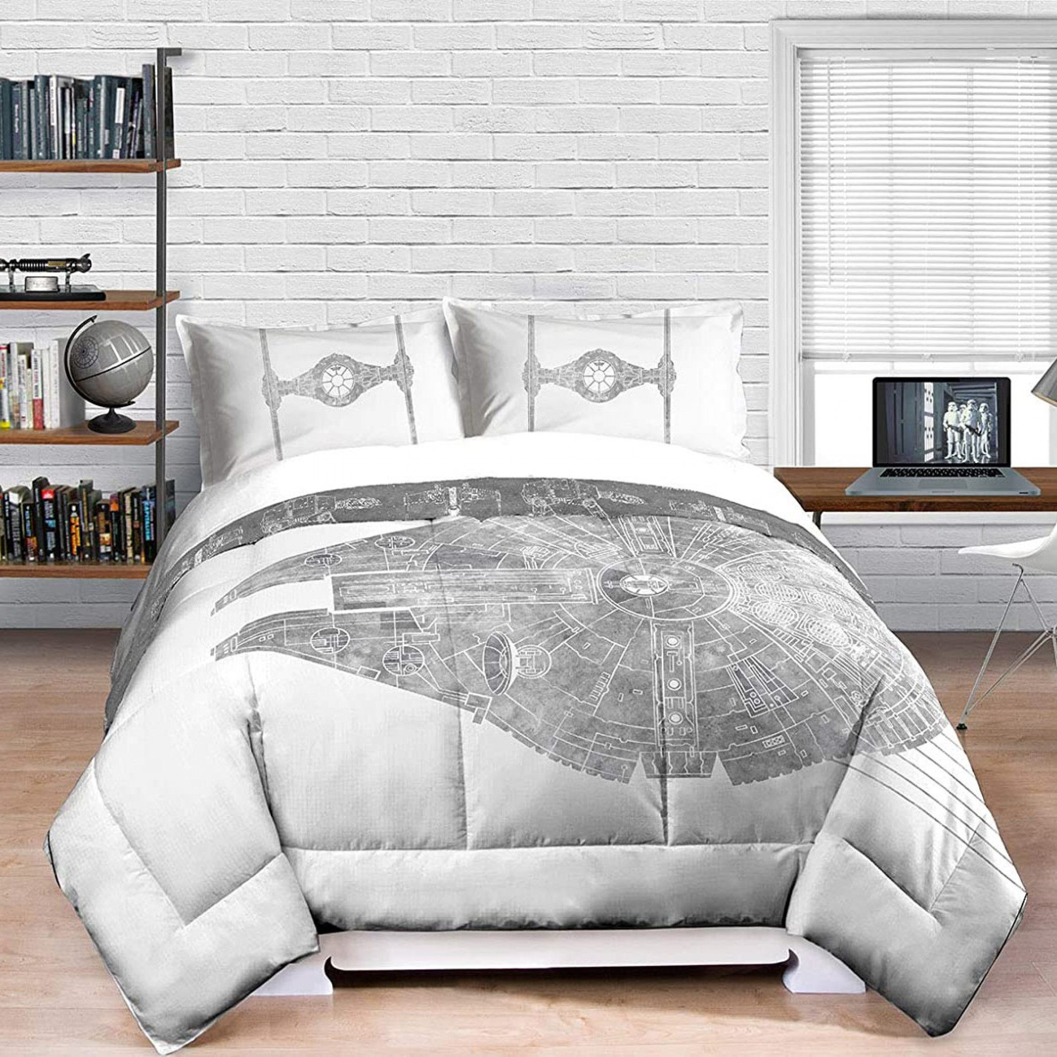Star Wars Millenium Falcon Queen Size Comforter Bedding