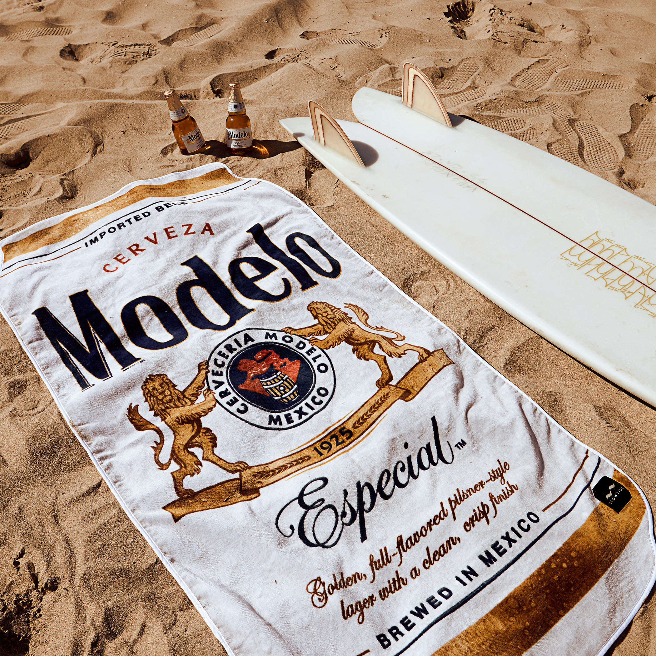 Modelo Especial Beer Can Beach Towel